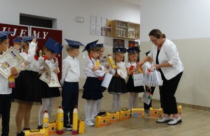 Nowi członkowie Szkolnej Kasy Oszczedności w Szkole Podstawowej w Szyku