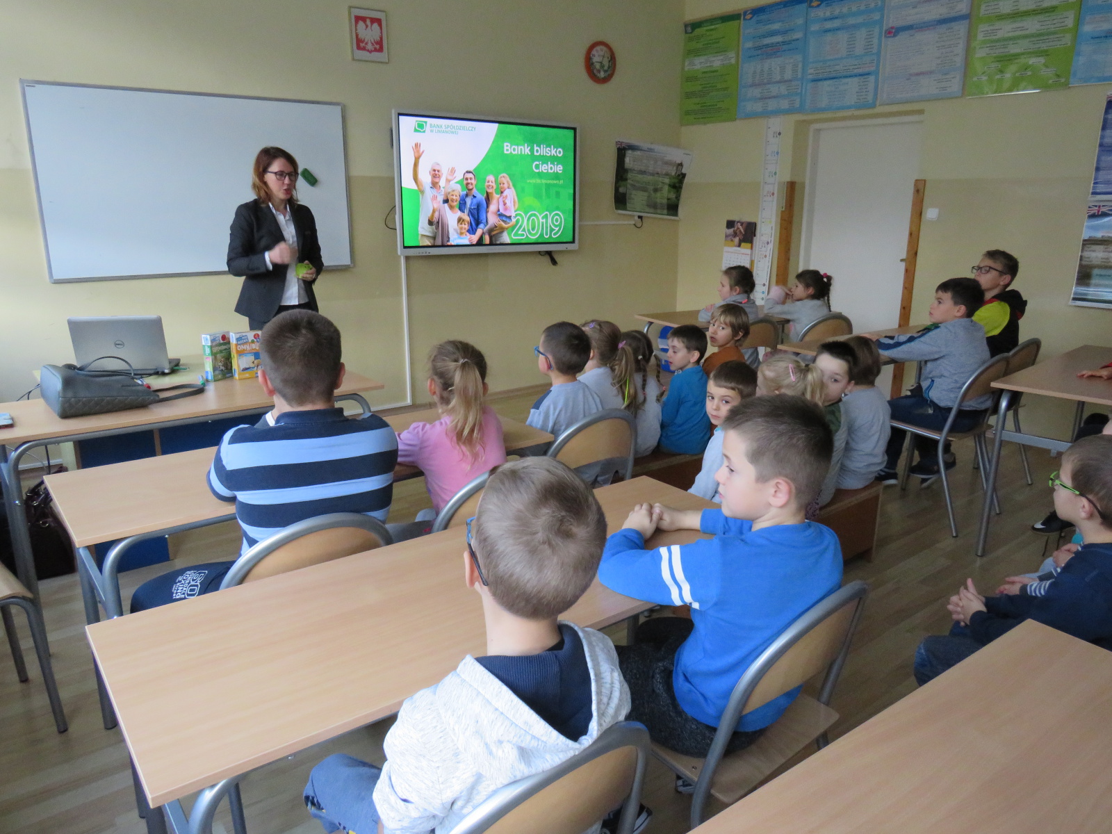 Czasem Lekcje W Szkole Przypominają Jazdę Na Pewnym Urządzeniu Niecodzienne lekcja w Szkole Podstawowej w Roztoce.